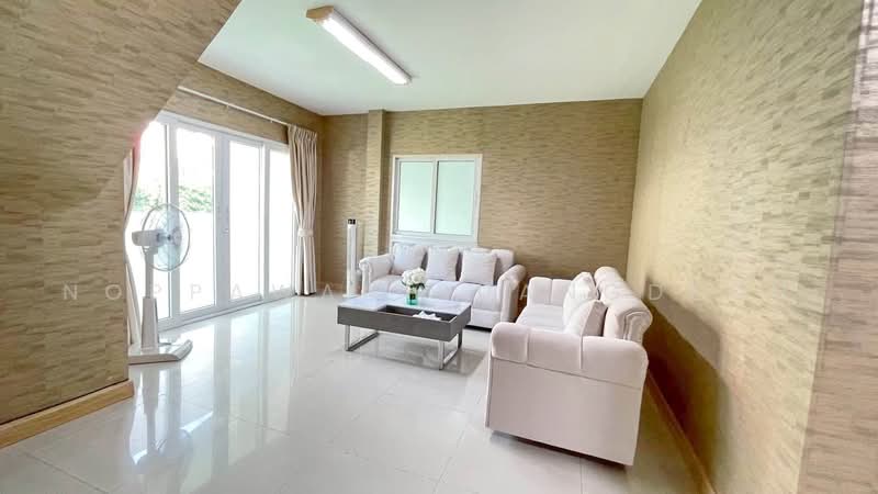 Baan Suan Racha Kaset – Nawamin, Bangkok, Soi Ram Inthra 14, Ram Inthra Road, Chorake Bua, Lat Phrao, Bangkok, 4 Bedrooms, 160 sqm, Single Detached House For Rent, by Noppawan Ruangdech, 500461683 - DDproperty.com