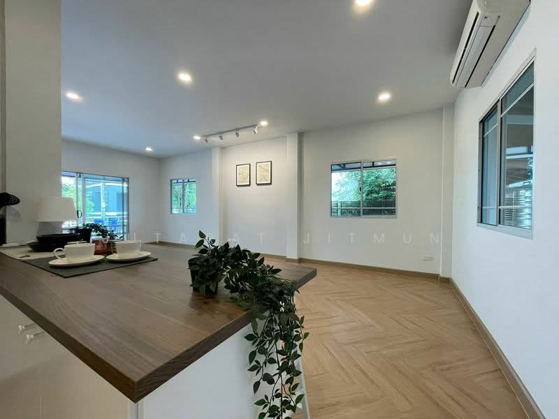 Prompat 1, Bangkok, Sam Wa Tawan Tok, Khlong Sam Wa, Bangkok, 3 Bedrooms, 140 sqm, Single Detached House For Sale, by Jutarat Jitmun, 500461714 - DDproperty.com