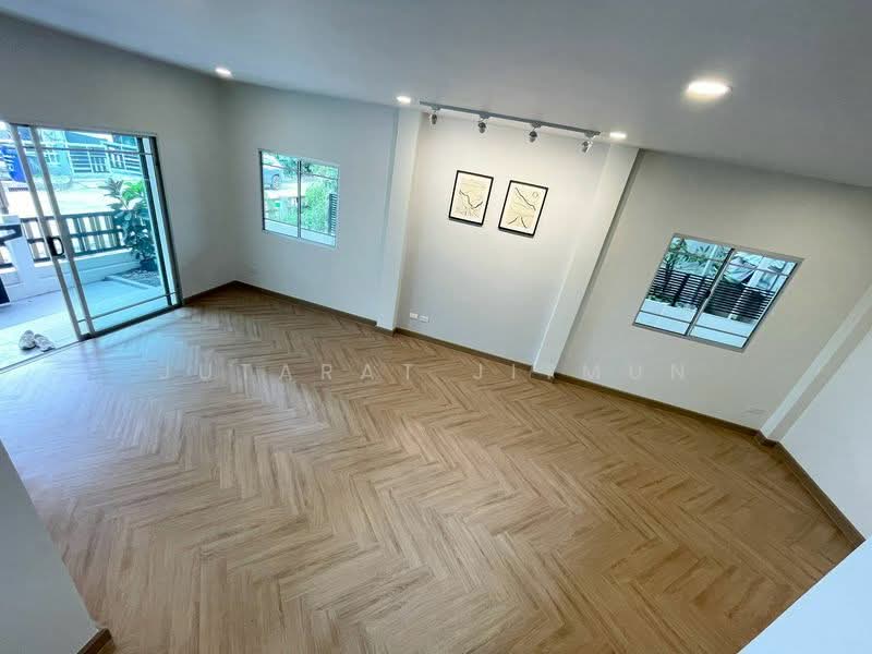 Prompat 1, Bangkok, Sam Wa Tawan Tok, Khlong Sam Wa, Bangkok, 3 Bedrooms, 140 sqm, Single Detached House For Sale, by Jutarat Jitmun, 500461714 - DDproperty.com