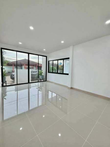 Baan Pruksa 3 Soi Watlatpladuk, Nonthaburi, Bang Khu Rat, Bang Bua Thong, Nonthaburi, 4 Bedrooms, 200 sqm, Townhouse For Sale, by สรภพ ยอดไชย (สีฝุ่น), 500461728 - DDproperty.com