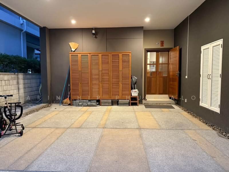 The City Sukhumvit-Bangna, Bangkok, 10260 Sanpawut Road, Bang Na, Bangkok, 3 Bedrooms, 220 sqm, Single Detached House For Rent, by Charinthip Phungalong, 500461821 - DDproperty.com