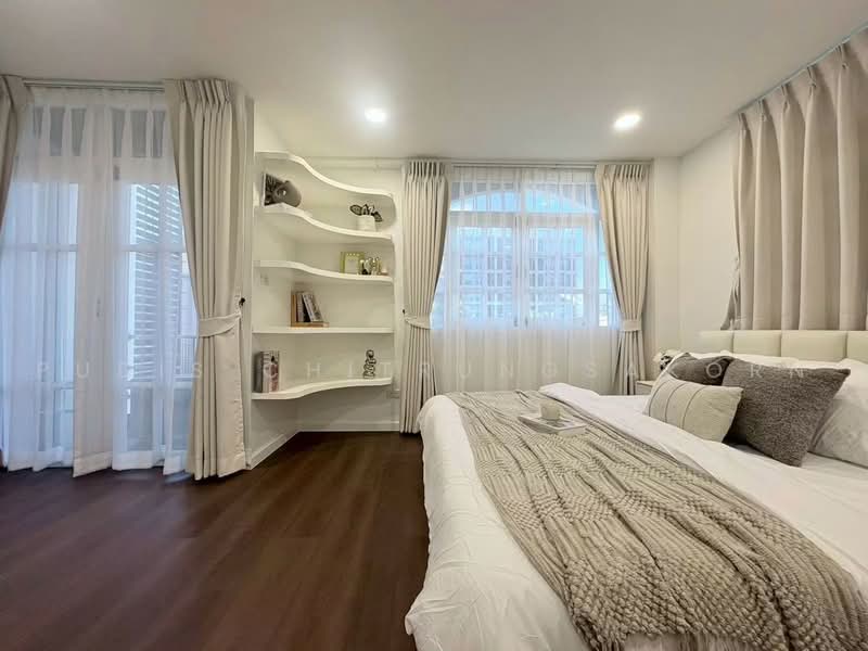 3-Storey Townhouse for Rent – Ratchadanivet, Huai Khwang, Bangkok, Huai Khwang, Bangkok, 4 Bedrooms, 400 sqm, Townhouse For Rent, by Pudis Chitrungsakorn, 500461830 - DDproperty.com