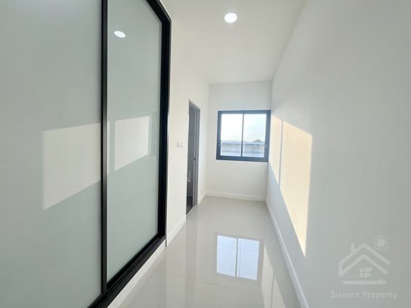 ขายอาคารพาณชย 3 ชน ตดถนน ทำเลด หนองยายบ ทอนำ ซอย 9 ชลบร, Chon Buri (Pattaya), หนองยายบู่ ท่อน้ำ ซอย 9, Nong - Kham, Si Racha, Chon Buri (Pattaya), , 250 sqm, Shophouse For Sale, by ปูน, 500461831 - DDproperty.com