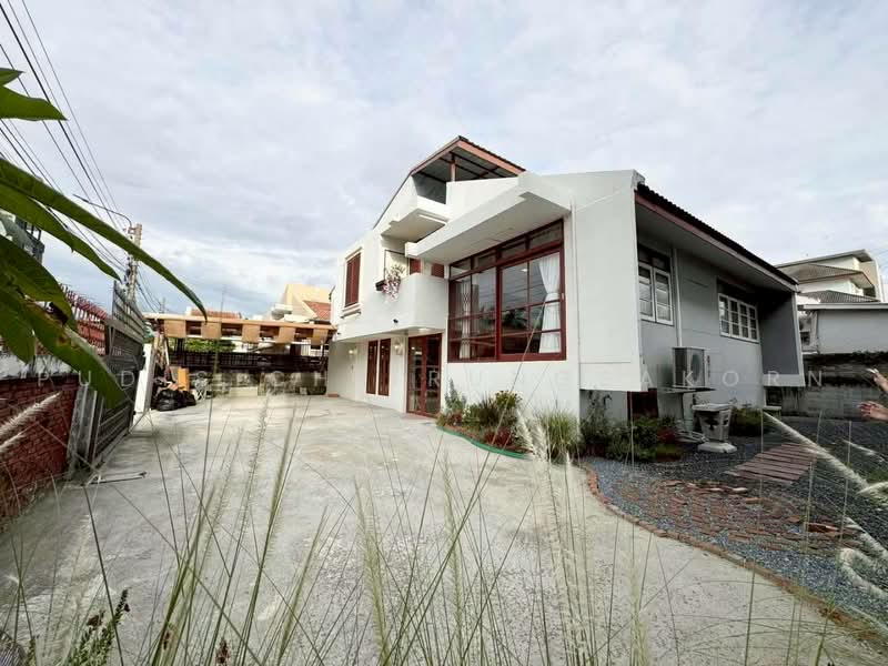Single House with Mezzanine for Rent – Ratchadanivet, Bangkok, Samsen Nok, Huai Khwang, Bangkok, 4 Bedrooms, 352 sqm, Single Detached House For Rent, by Pudis Chitrungsakorn, 500461832 - DDproperty.com