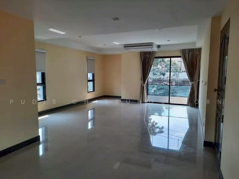 Home Office / อาคารสำนกงาน 3 ชนใหเชา หวยขวาง – สทธสาร, กรุงเทพ, ห้วยขวาง, กรุงเทพ, 399 ตร.ม., ตึกแถว-อาคารพาณิชย์ ให้เช่า, โดย Pudis Chitrungsakorn, 500461834 - DDproperty.com