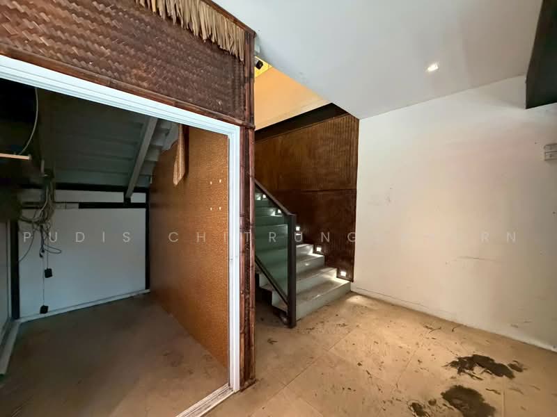 2-Storey Commercial Space for Rent | Pracha Uthit - Pracharat Bamphen, Bangkok, Huai Khwang, Bangkok, , 800 sqm, Retail Space For Rent, by Pudis Chitrungsakorn, 500461836 - DDproperty.com