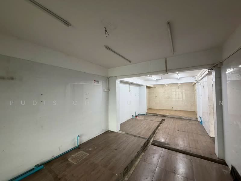 2-Storey Commercial Space for Rent | Pracha Uthit - Pracharat Bamphen, Bangkok, Huai Khwang, Bangkok, , 800 sqm, Retail Space For Rent, by Pudis Chitrungsakorn, 500461836 - DDproperty.com
