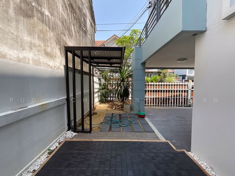 3-Storey House for Rent | Huai Khwang - Pracharat Bamphen, Bangkok, Huai Khwang, Bangkok, 4 Bedrooms, 410 sqm, Single Detached House For Rent, by Pudis Chitrungsakorn, 500461838 - DDproperty.com