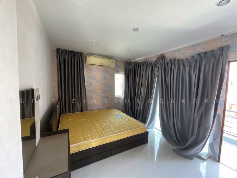 3-Storey House for Rent | Huai Khwang - Pracharat Bamphen, Bangkok, Huai Khwang, Bangkok, 4 Bedrooms, 410 sqm, Single Detached House For Rent, by Pudis Chitrungsakorn, 500461838 - DDproperty.com