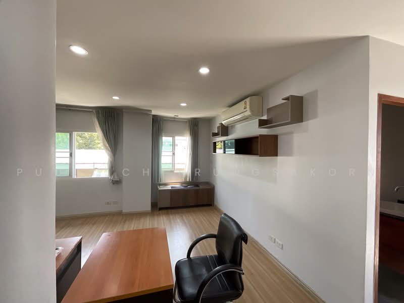 3-Storey House for Rent | Huai Khwang - Pracharat Bamphen, Bangkok, Huai Khwang, Bangkok, 4 Bedrooms, 410 sqm, Single Detached House For Rent, by Pudis Chitrungsakorn, 500461838 - DDproperty.com