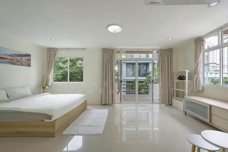 For Rent : Detached house (Soi Sukhumvit 31), กรุงเทพ, สุขุมวิท, คลองตันเหนือ, วัฒนา, กรุงเทพ, 400 ตร.ม., บ้านเดี่ยว ให้เช่า, โดย Poonyaporn Veerabulyarit, 500461846 - DDproperty.com