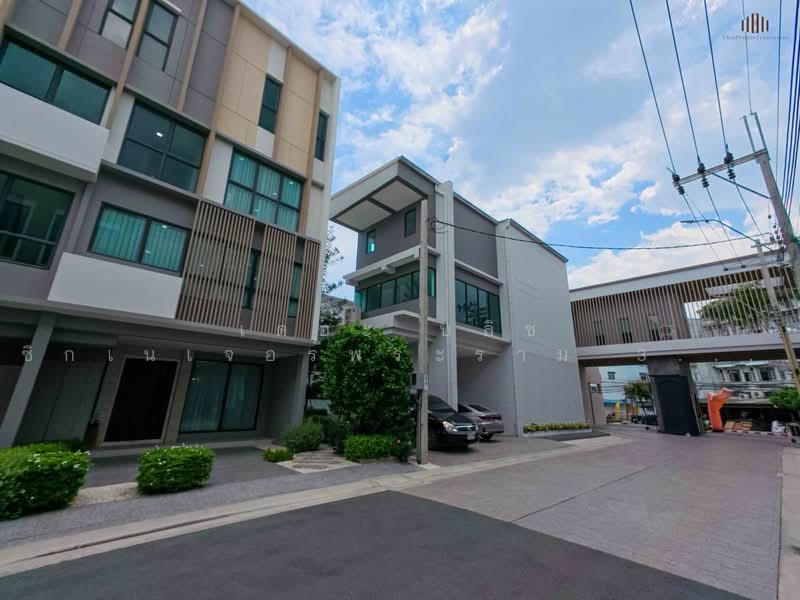 เดอะ บลซ ซกเนเจอรพระราม 3, กรุงเทพ, จอมทอง, กรุงเทพ, 240 ตร.ม., บ้านแฝด ขาย, โดย เดอะ บลิซ ซิกเนเจอร์พระราม 3 ดาวคะนอง ขนาด 26.8 ตร.วา, 500461898 - DDproperty.com