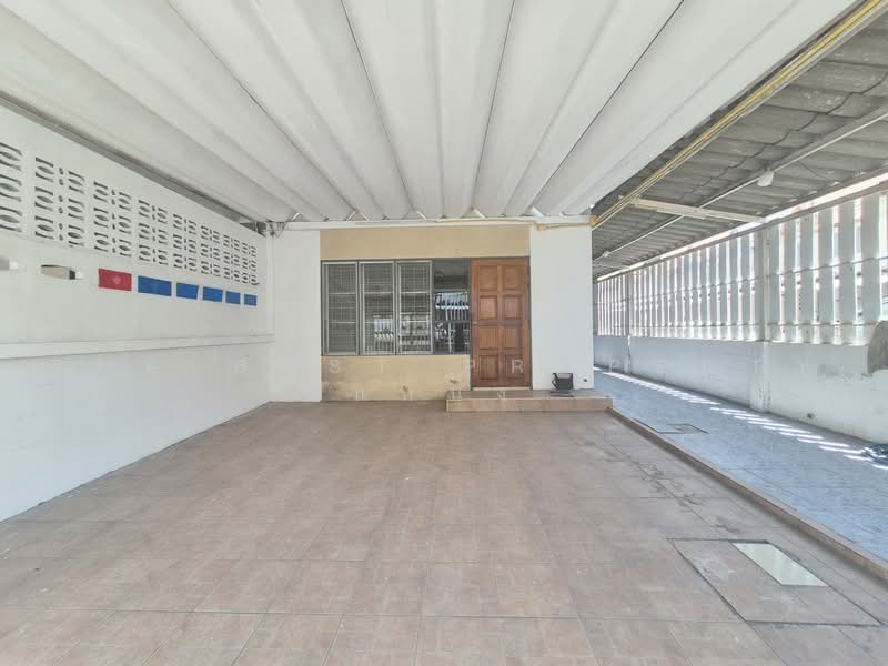 แฟมลแลนด ชลบร (Family Land), Chon Buri (Pattaya), Na Pa, Muang Chon Buri, Chon Buri (Pattaya), 3 Bedrooms, 100 sqm, Townhouse For Sale, by The Best Property แหน่ง, 500461910 - DDproperty.com