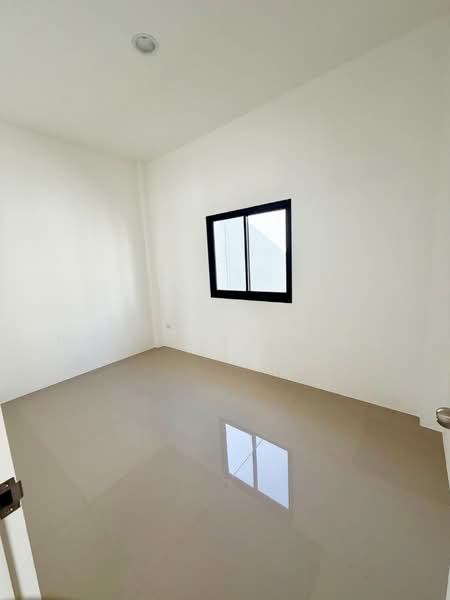 อสทาวน ชลบร-อมตะนคร (Ease Town), Chon Buri (Pattaya), Khlong Tamru, Muang Chon Buri, Chon Buri (Pattaya), 2 Bedrooms, 95 sqm, Semi-Detached House (Twin House) For Sale, by The Best Property ยุ้ย, 500461912 - DDproperty.com