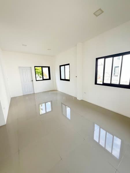 อสทาวน ชลบร-อมตะนคร (Ease Town), Chon Buri (Pattaya), Khlong Tamru, Muang Chon Buri, Chon Buri (Pattaya), 3 Bedrooms, 150 sqm, Single Detached House For Sale, by The Best Property ยุ้ย, 500461921 - DDproperty.com