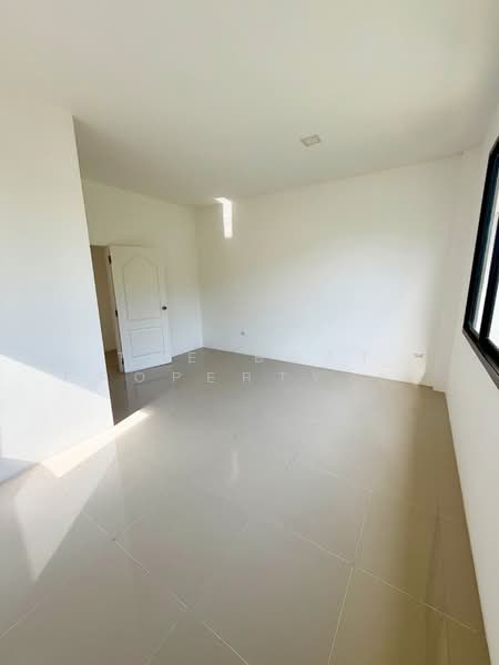 อสทาวน ชลบร-อมตะนคร (Ease Town), Chon Buri (Pattaya), Khlong Tamru, Muang Chon Buri, Chon Buri (Pattaya), 3 Bedrooms, 150 sqm, Single Detached House For Sale, by The Best Property ยุ้ย, 500461921 - DDproperty.com