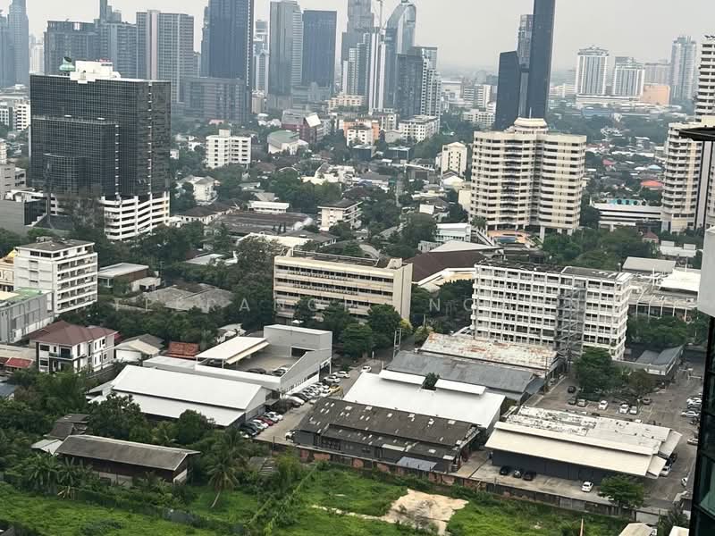 President Park Sukhumvit 24, Bangkok, 99 Sukhumvit 24 Alley, Khlongtoei Nua, Watthana, Bangkok, 3 Bedrooms, 260 sqm, Condo For Sale, by Teeranop Inchan, 500461952 - DDproperty.com