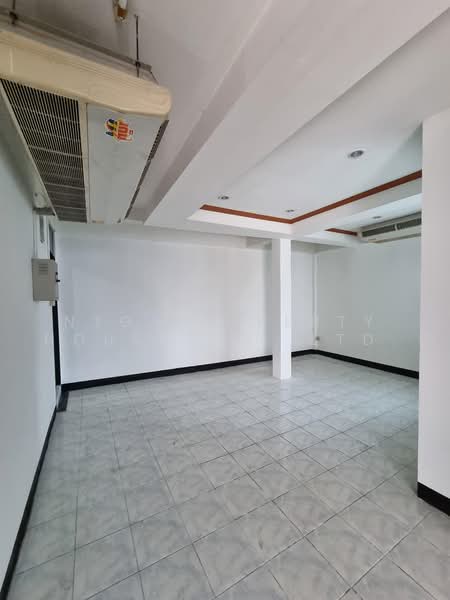 อาคารสำนกงาน พรอมบาน2หลง รชดา42 ใกลถนนใหญ, Bangkok, Chan Kasem, Chatuchak, Bangkok, , 900 sqm, Office Space For Rent, by NTG Property House Co.,Ltd., 500462135 - DDproperty.com