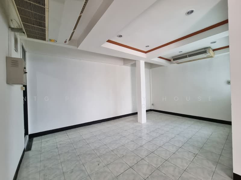 อาคารสำนกงาน พรอมบาน2หลง รชดา42 ใกลถนนใหญ, กรุงเทพ, จันทรเกษม, จตุจักร, กรุงเทพ, 900 ตร.ม., สำนักงาน ให้เช่า, โดย NTG Property House Co.,Ltd., 500462135 - DDproperty.com