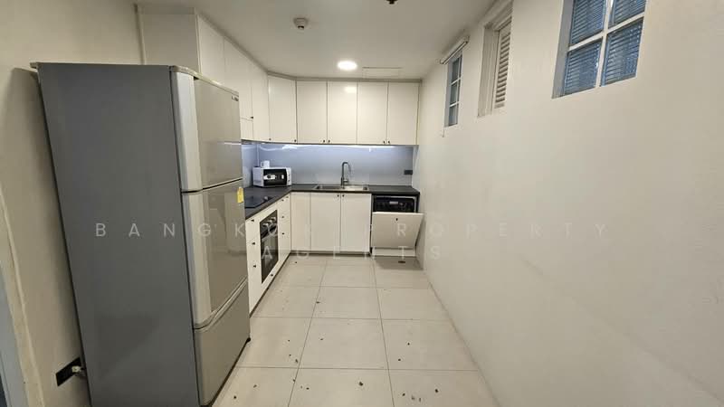 Crystal Garden, Bangkok, 217 Sukhumvit 4 Alley, Khlong Toei, Bangkok, 3 Bedrooms, 193 sqm, Condo For Rent, by BANGKOK PROPERTY AGENTS, 500462233 - DDproperty.com