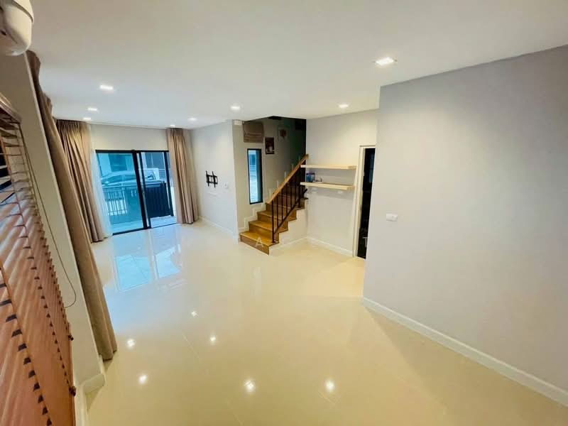VENUE Westgate, Nonthaburi, Sai Bueng Bua-Klong Prapa Road, Bang Mae Nang, Bang Yai, Nonthaburi, 3 Bedrooms, 156 sqm, Semi-Detached House (Twin House) For Sale, by NR AGENT, 500462280 - DDproperty.com