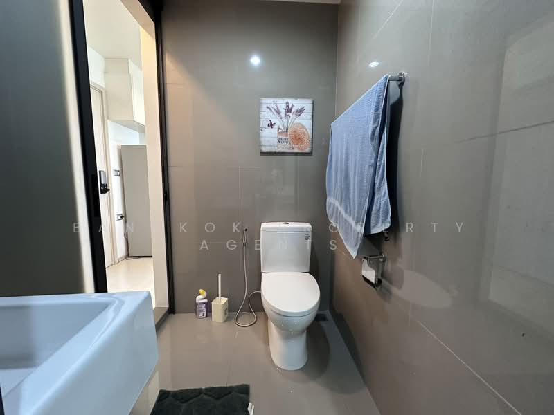 Rhythm Sukhumvit 42 : ริทึ่ม สุขุมวิท 42, กรุงเทพ, ซอยสุขุมวิท 42, พระโขนง, คลองเตย, กรุงเทพ, 45 ตร.ม., คอนโด ให้เช่า, โดย BANGKOK PROPERTY AGENTS, 500462306 - DDproperty.com