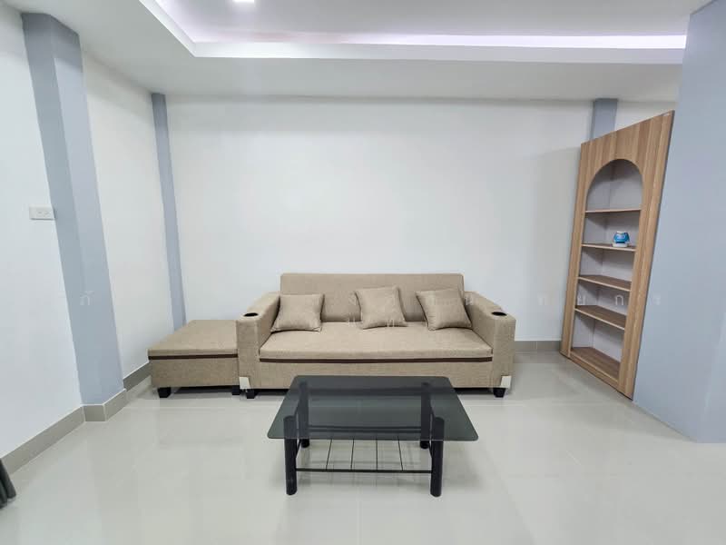 มบ.รมทพย หทยราษฎร33 บางชน คลองสามวา, Bangkok, หทัยราษฎร์33, Bang Chun, Khlong Sam Wa, Bangkok, 3 Bedrooms, 80 sqm, Townhouse For Sale, by นภัสศรณ์ วงศ์สินไทยกร (นันท์), 500462367 - DDproperty.com