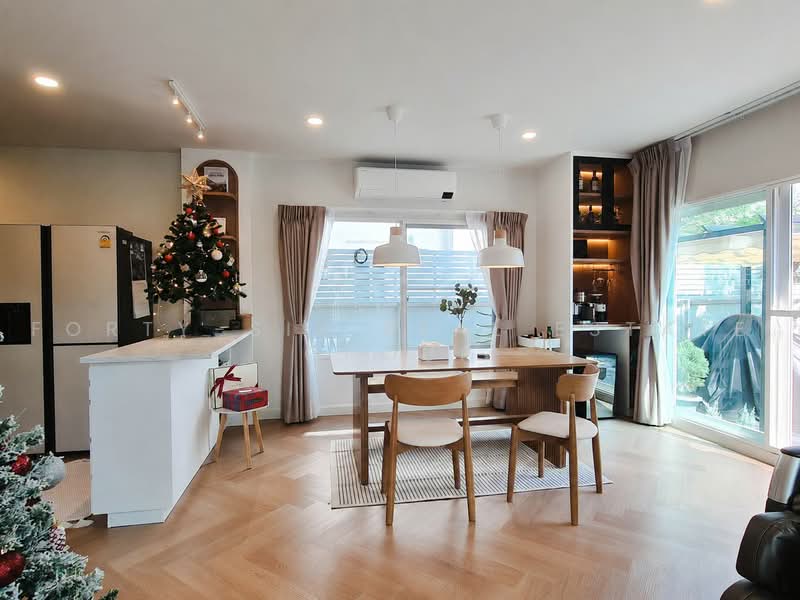 Centro Phahol-Vibhavadi 2, Pathum Thani, Klong 1 Khlong Luang, Khlong Nung, Khlong Luang, Pathum Thani, 4 Bedrooms, 225 sqm, Single Detached House For Rent, by Forty-Six Real Estate Group, 500462377 - DDproperty.com