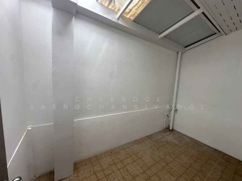 จรญสนทวงศ 41 ทาวนเฮาส 2 ชน ปนเกลา-จรญ, Bangkok, Bang Khun Non, Bangkok Noi, Bangkok, 2 Bedrooms, 150 sqm, Townhouse For Sale, by Charndol Saengchansivadol, 500462382 - DDproperty.com
