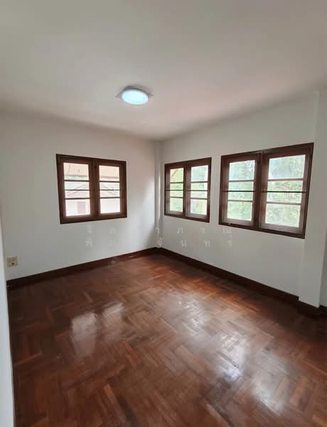 Charan Sanitwong soi 37, Bangkok, จรัญสนิทวงศ์, Bang Khun Sri, Bangkok Noi, Bangkok, 4 Bedrooms, 600 sqm, Single Detached House For Rent, by จิตราภรณ์ พิมพ์จันทร์, 500462466 - DDproperty.com