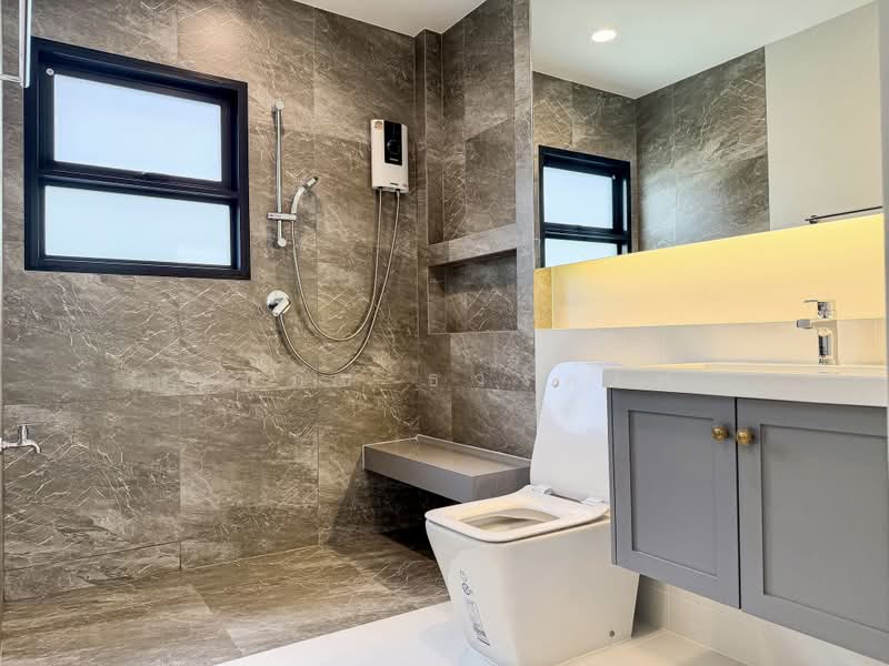 Setthasiri Don Mueang, Bangkok, 289 Soi Choet Wutthakat 9/1, Si Khan, Don Mueang, Bangkok, 5 Bedrooms, 383 sqm, Single Detached House For Rent, by ณปภัช ธวงค์ไพ, 500462519 - DDproperty.com