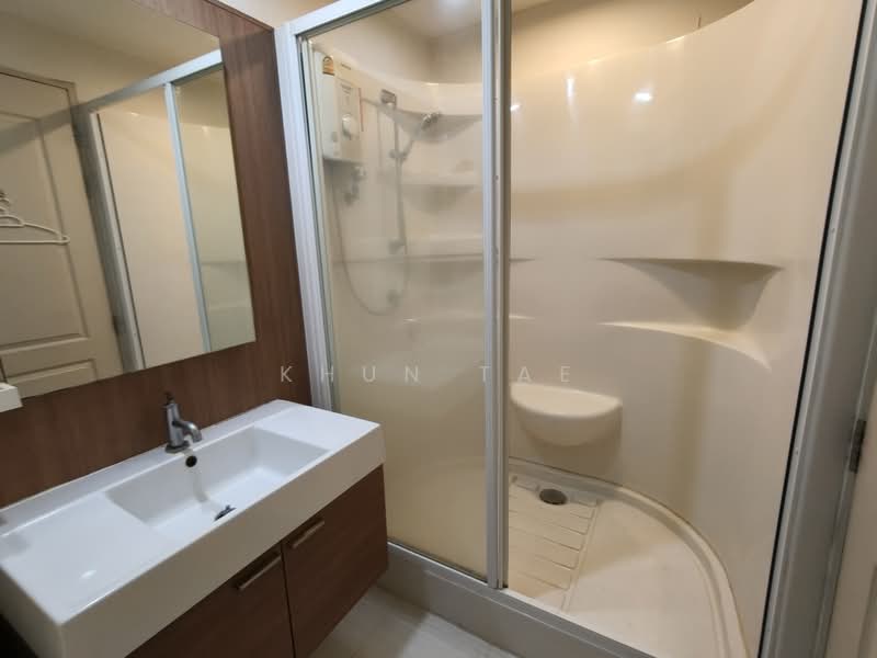 Q House Condo Sathorn, Bangkok, Thonburi Road, Khlong Ton Sai, Khlong San, Bangkok, 1 Bedroom, 40 sqm, Condo For Rent, by Khun Tae, 500462573 - DDproperty.com