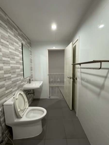 Cher Watcharapol, Bangkok, Sukhaphiban 5, Road Soi 70, O-Ngoen, Sai Mai, Bangkok, 3 Bedrooms, 130 sqm, Townhouse For Rent, by Airada Parasarn, 500462628 - DDproperty.com