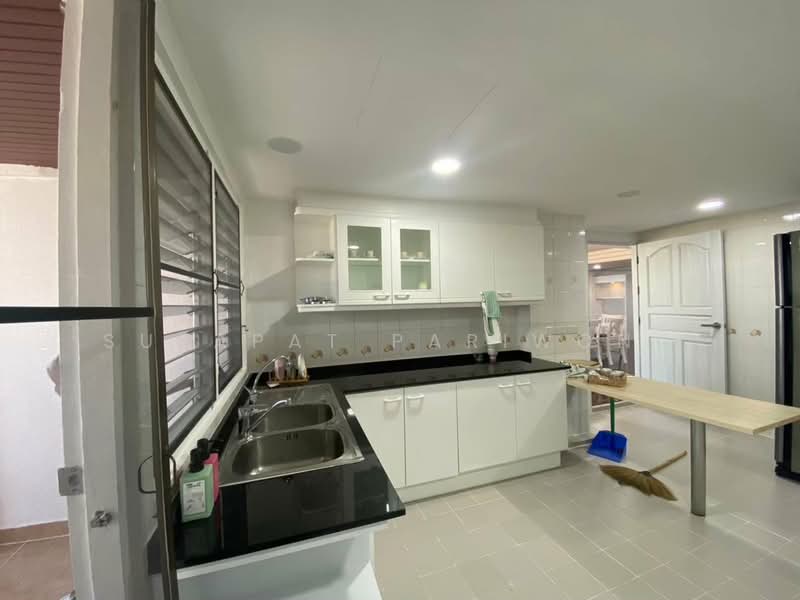 Sethiwan Mansion Sukhumvit 49, Bangkok, Soi Sukhumvit 49, Khlong Tan Nua, Watthana, Bangkok, 3 Bedrooms, 325 sqm, Condo For Rent, by Sutapat Pariwong, 500462665 - DDproperty.com