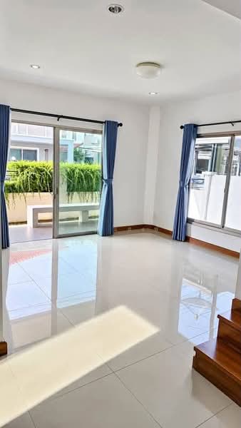 ใหเชาบานเดยว ม.ไลฟซตพารค บอวน ศรราชา, Chon Buri (Pattaya), Bo Win, Si Racha, Chon Buri (Pattaya), 3 Bedrooms, 180 sqm, Single Detached House For Rent, by Dusit Saengfa, 500462692 - DDproperty.com