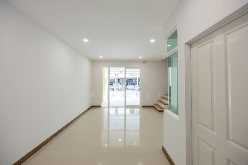 Golden Town Chalermprakiat - Suanluang, Bangkok, Soi Chaloem Phrakiat Rama 9 Soi 30 Yaek 14, Kanchanaphisek Road, Dok Mai, Prawet, Bangkok, 4 Bedrooms, 110 sqm, Townhouse For Sale, by NR AGENT, 500462744 - DDproperty.com