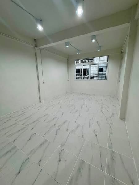 อาคารใหเชา สาทร ยานนาวา บางรก : Buildings for rent in Sathorn, Yannawa, Bang Rak:, Bangkok, Yan Nawa, Sathon, Bangkok, , 180 sqm, Shophouse For Rent, by TOAH T., 500462798 - DDproperty.com