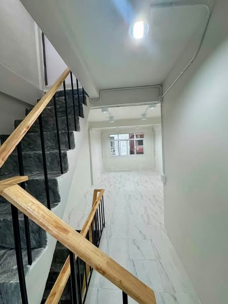อาคารใหเชา สาทร ยานนาวา บางรก : Buildings for rent in Sathorn, Yannawa, Bang Rak:, กรุงเทพ, ยานนาวา, สาทร, กรุงเทพ, 180 ตร.ม., ตึกแถว-อาคารพาณิชย์ ให้เช่า, โดย TOAH T., 500462798 - DDproperty.com