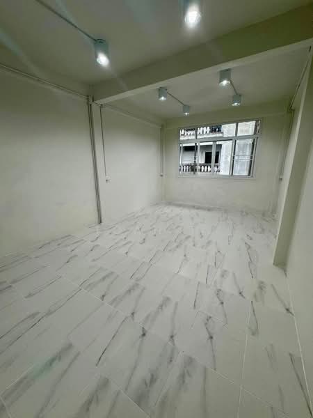 อาคารใหเชา สาทร ยานนาวา บางรก : Buildings for rent in Sathorn, Yannawa, Bang Rak:, กรุงเทพ, ยานนาวา, สาทร, กรุงเทพ, 180 ตร.ม., ตึกแถว-อาคารพาณิชย์ ให้เช่า, โดย TOAH T., 500462798 - DDproperty.com