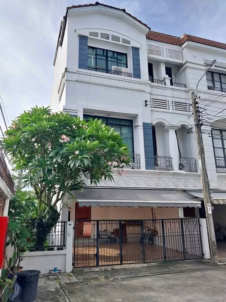 Baan Klang Muang Ladprao-Yothin Phatthana, Bangkok, Soi Baan Klang Muang Ladprao-Yothin Phatthana, Lat Phrao, Bangkok, 3 Bedrooms, 180 sqm, Townhouse For Rent, by NTG Property House Co.,Ltd., 500462859 - DDproperty.com