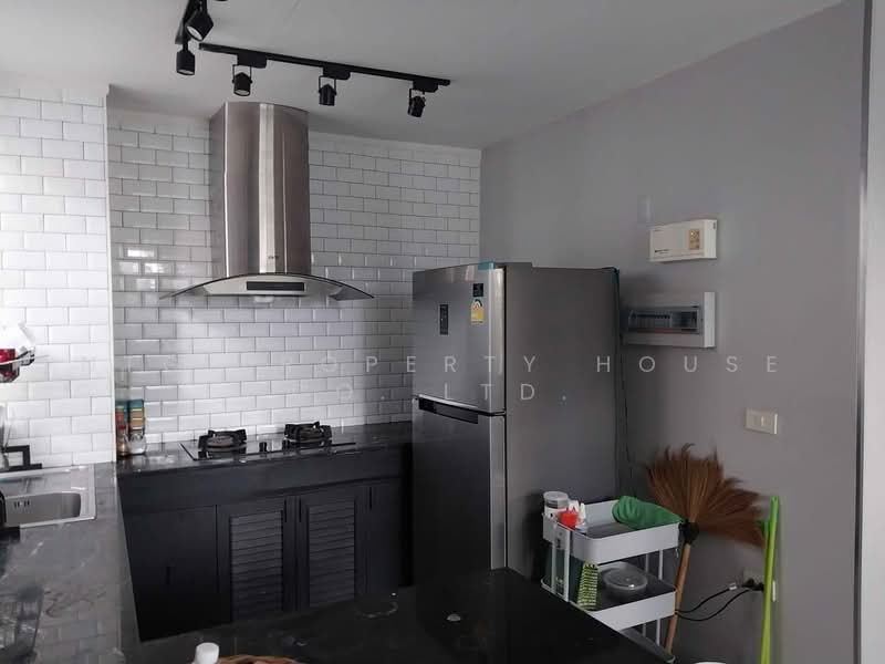 Baan Klang Muang Ladprao-Yothin Phatthana, Bangkok, Soi Baan Klang Muang Ladprao-Yothin Phatthana, Lat Phrao, Bangkok, 3 Bedrooms, 180 sqm, Townhouse For Rent, by NTG Property House Co.,Ltd., 500462859 - DDproperty.com