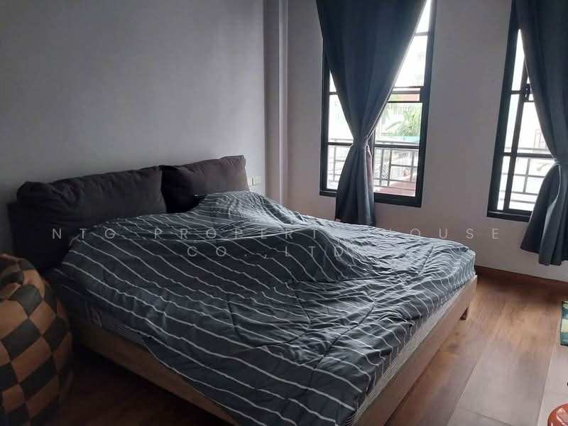 Baan Klang Muang Ladprao-Yothin Phatthana, Bangkok, Soi Baan Klang Muang Ladprao-Yothin Phatthana, Lat Phrao, Bangkok, 3 Bedrooms, 180 sqm, Townhouse For Rent, by NTG Property House Co.,Ltd., 500462859 - DDproperty.com