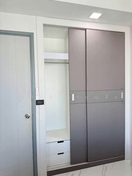 Thru Thonglor, Bangkok, Petchaburi Road, Bang Kapi, Huai Khwang, Bangkok, 1 Bedroom, 37 sqm, Condo For Rent, by Rattanaporn Khamlit, 500462876 - DDproperty.com