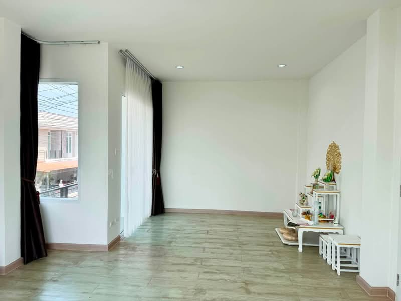 ให้เช่าทาวน์โฮม ม.เดอะเซ็นทรัลไลฟ์ สวนเสือ ศรีราชา, Chon Buri (Pattaya), Surasak, Si Racha, Chon Buri (Pattaya), 2 Bedrooms, 85 sqm, Townhouse For Rent, by Dusit Saengfa, 500462899 - DDproperty.com