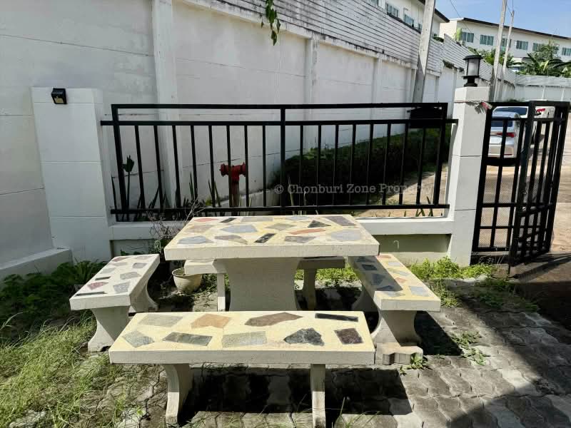 ใหเชาทาวนโฮม ม.เดอะเซนทรลไลฟ สวนเสอ ศรราชา, Chon Buri (Pattaya), Surasak, Si Racha, Chon Buri (Pattaya), 2 Bedrooms, 85 sqm, Townhouse For Rent, by Dusit Saengfa, 500462899 - DDproperty.com