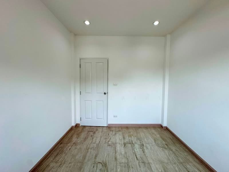 ใหเชาทาวนโฮม ม.เดอะเซนทรลไลฟ สวนเสอ ศรราชา, Chon Buri (Pattaya), Surasak, Si Racha, Chon Buri (Pattaya), 2 Bedrooms, 85 sqm, Townhouse For Rent, by Dusit Saengfa, 500462899 - DDproperty.com