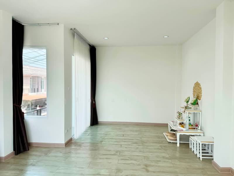 ให้เช่าทาวน์โฮม ม.เดอะเซ็นทรัลไลฟ์ สวนเสือ ศรีราชา, Chon Buri (Pattaya), Surasak, Si Racha, Chon Buri (Pattaya), 2 Bedrooms, 85 sqm, Townhouse For Rent, by Dusit Saengfa, 500462899 - DDproperty.com