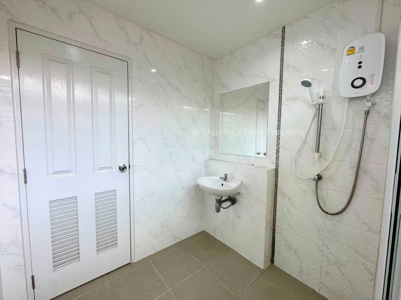 ใหเชาทาวนโฮม ม.เดอะเซนทรลไลฟ สวนเสอ ศรราชา, Chon Buri (Pattaya), Surasak, Si Racha, Chon Buri (Pattaya), 2 Bedrooms, 85 sqm, Townhouse For Rent, by Dusit Saengfa, 500462899 - DDproperty.com