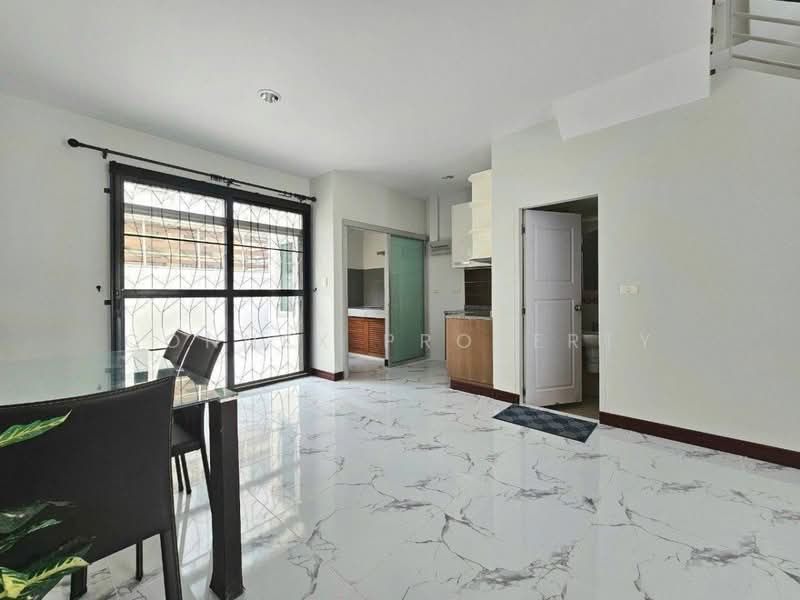 Baan Klang Muang The Royal Monaco Srinakarin-Pattanakarn, Bangkok, Rama 9 Road, Soi 43, Suan Luang, Bangkok, 3 Bedrooms, 21 sqm, Townhouse For Rent, by Connex Property, 500462918 - DDproperty.com