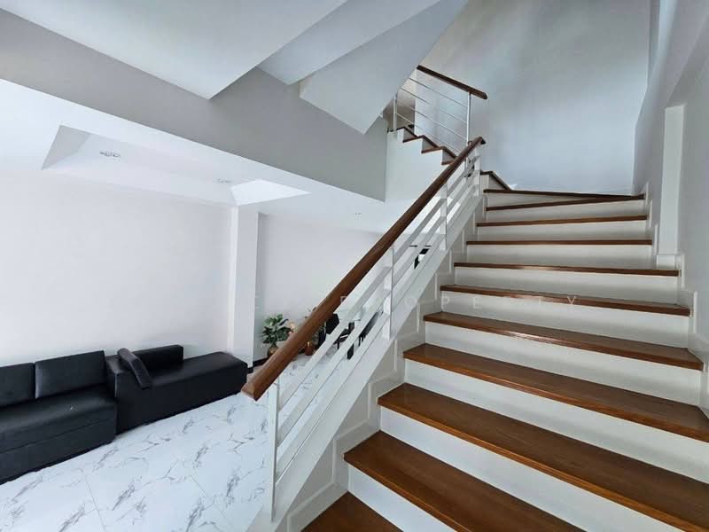 Baan Klang Muang The Royal Monaco Srinakarin-Pattanakarn, Bangkok, Rama 9 Road, Soi 43, Suan Luang, Bangkok, 3 Bedrooms, 21 sqm, Townhouse For Rent, by Connex Property, 500462918 - DDproperty.com